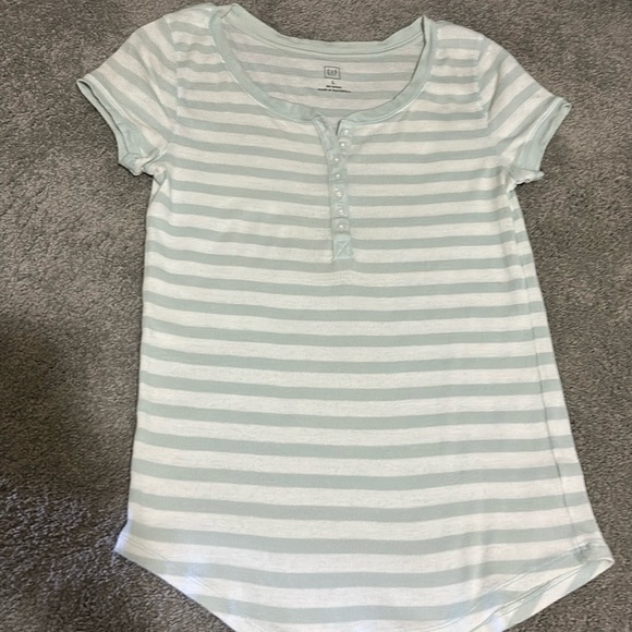 Gap top NWOT - Picture 1 of 3